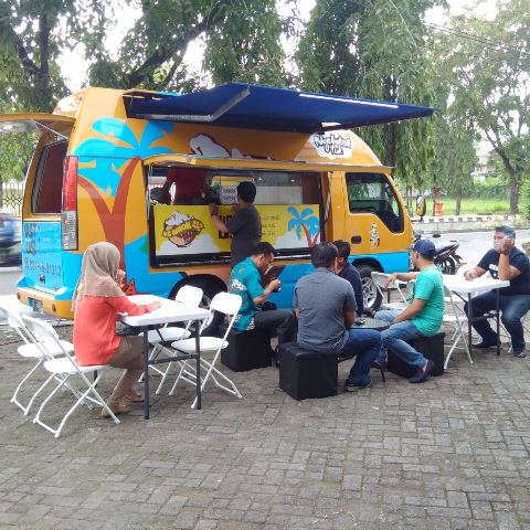 Sudah Tiba Di Tanah Makassar, Tiga Unit Food Truck Es Batok 212 Siap Beroperasi
