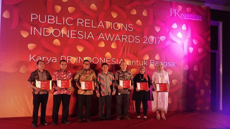 Jalin Hubungan Baik Lewat Media Massa, Alfamart Rengkuh PR Indonesia Awards 2017