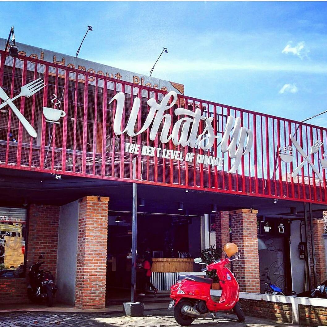 Tinta Emas Whatâ€™s Up Cafe Dua Tahun Berkiprah Di Bisnis Tempat Nongkrong Kekinian
