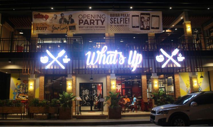 Whatâ€™s Up Cafe Resmikan Outlet Kekinian di Pontianak
