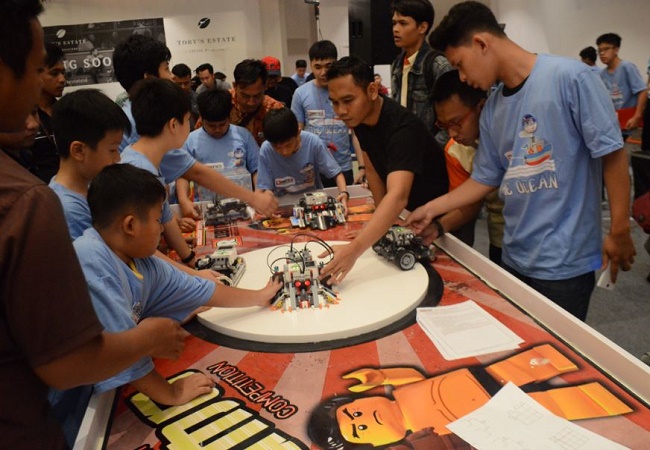 Asah Kemampuan Murid, REC Gelar Kompetisi Robot di Jakarta