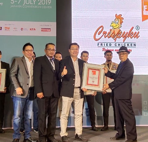 Crispyku Fried Chicken Sukses Menjadi Indonesia Franchise of The Year 2019