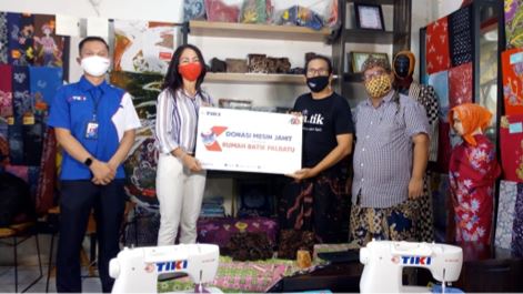 Peringati Hari Disabilitas Internasional, TIKI Bantu Rumah Batik Palbatu Mengolah Produk Kreasi Batik